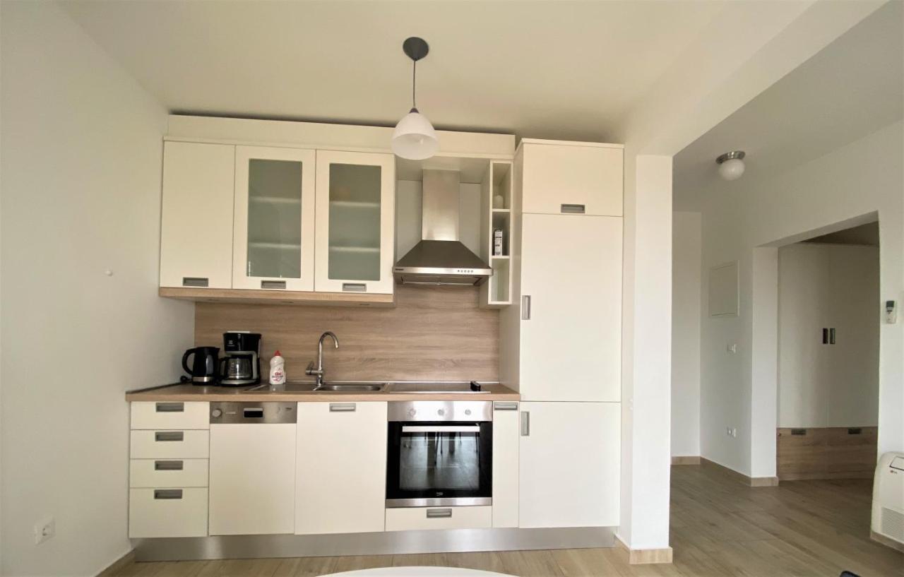 Apartments Carpe Diem Примоштен Экстерьер фото