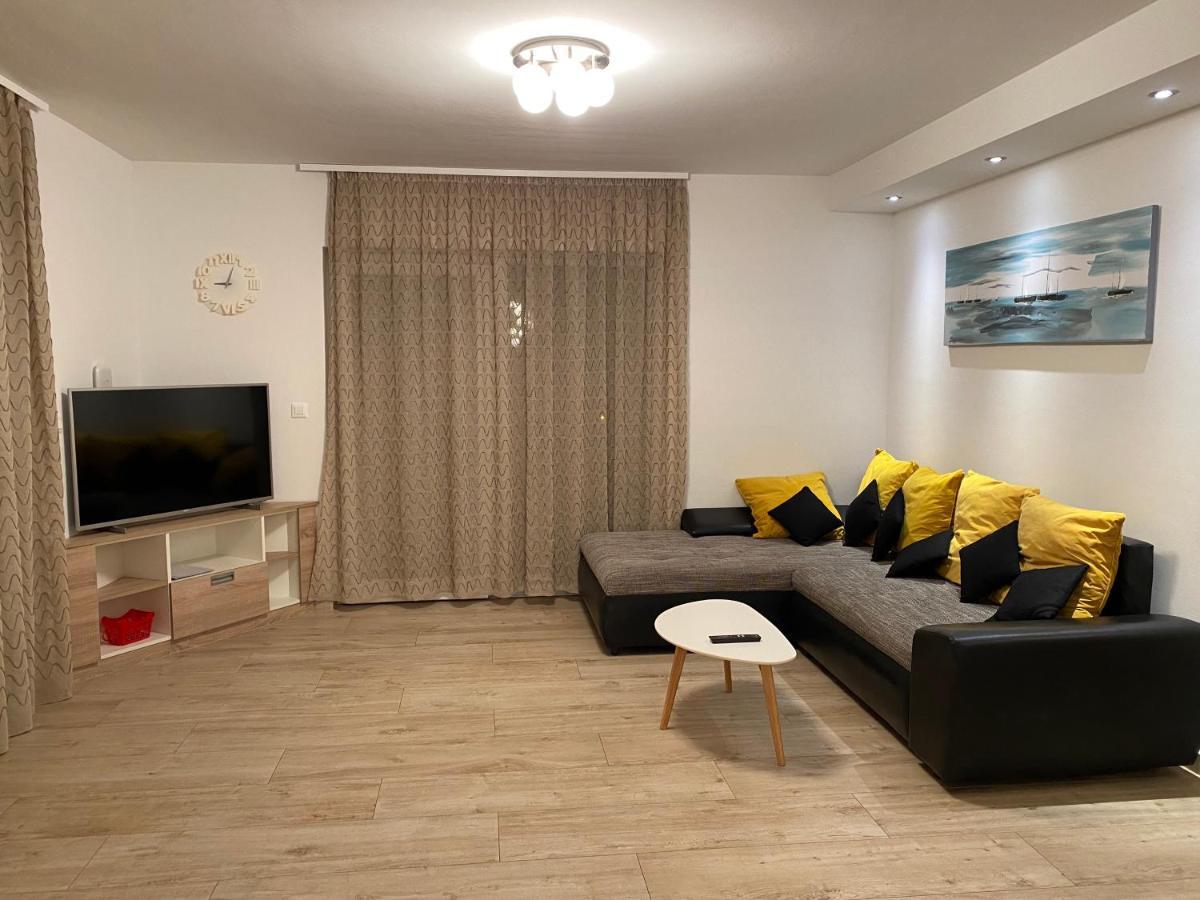 Apartments Carpe Diem Примоштен Экстерьер фото