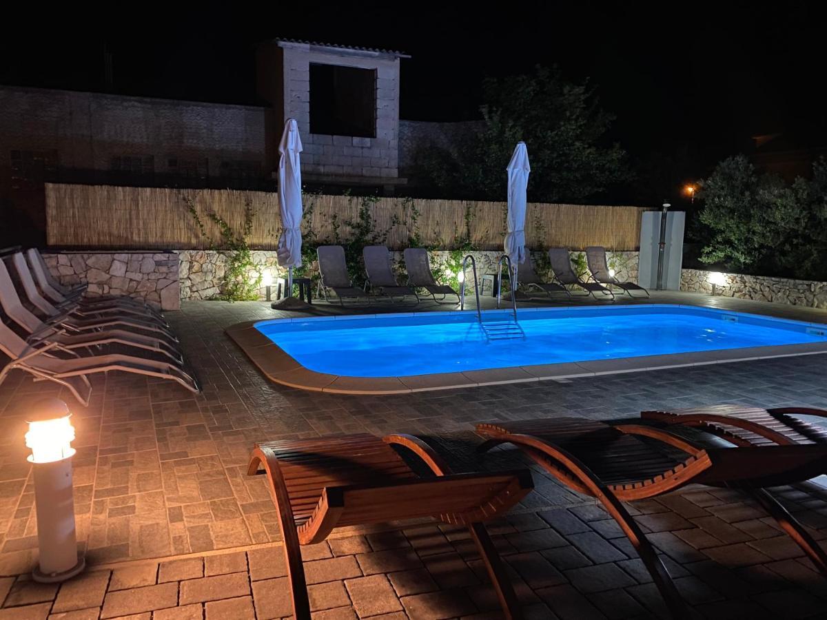 Apartments Carpe Diem Примоштен Экстерьер фото
